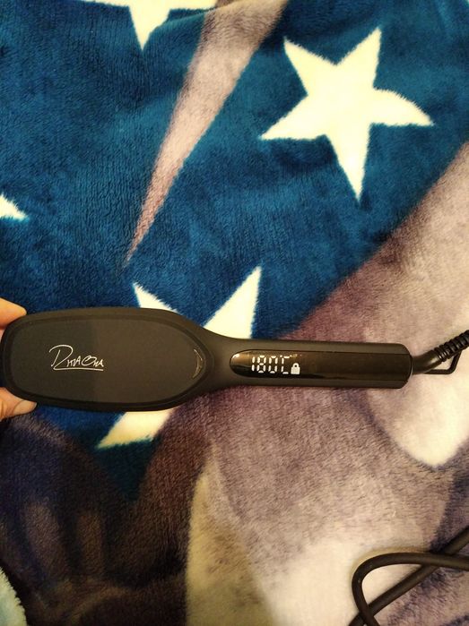 Четка за изправяне на коса