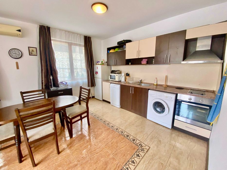 Продава се Тристаен апартамент в Свети Влас - 1000 кв.м за 59 €/кв.м - Снимка #3