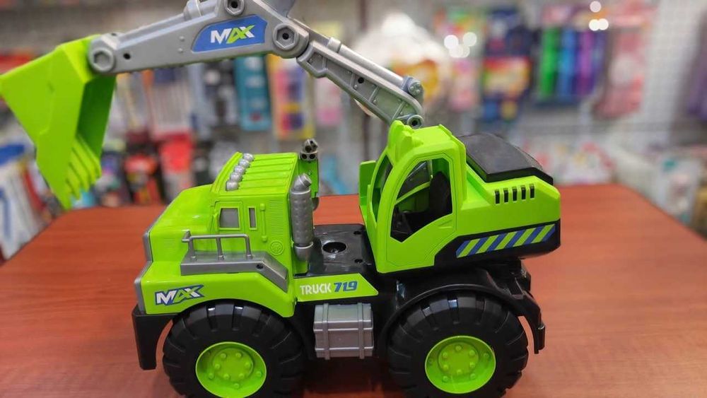 Камион багер зелен/оранжев, голяма строителна машина