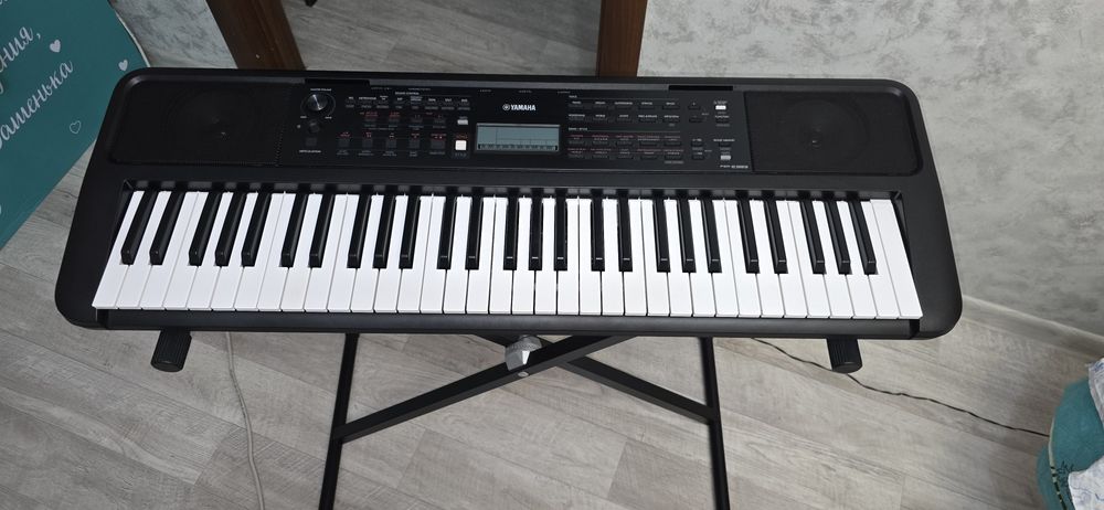 Синтезатор Yamaha PSR-E383 + стойка в комплекте