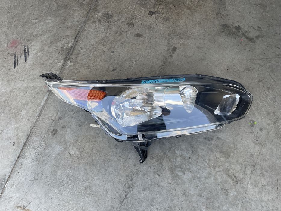 Far dreapta Ford Transit Conect