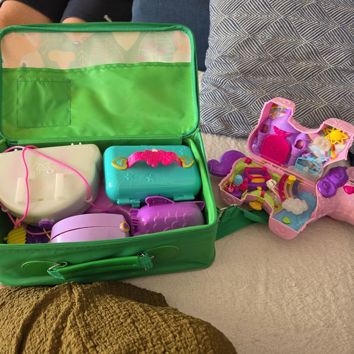 Lot mare de papusi Polly Pocket cu casute si multe accesorii