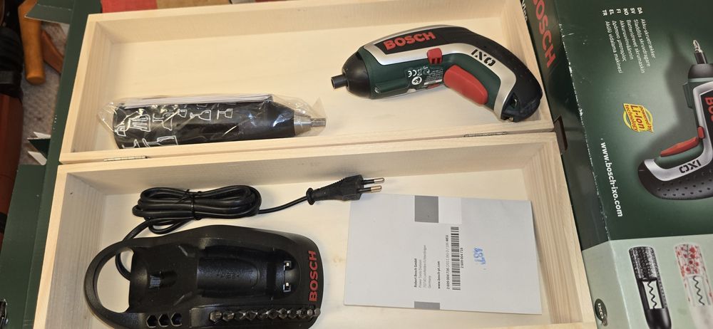 Bosch ixo vino si Weller pistol de lipit