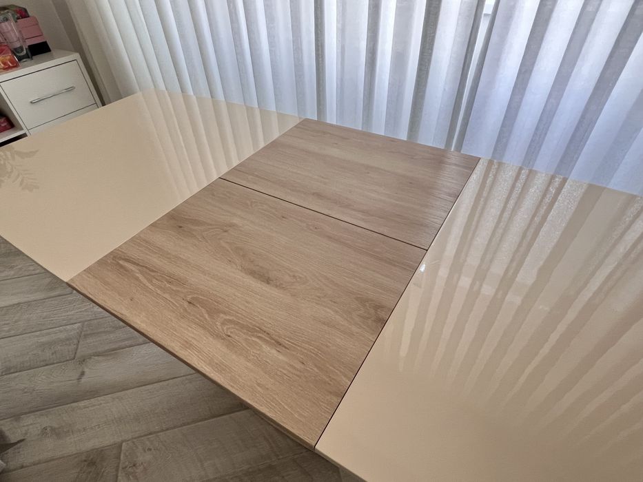 Продается шикарный стол 90х160 (220) см