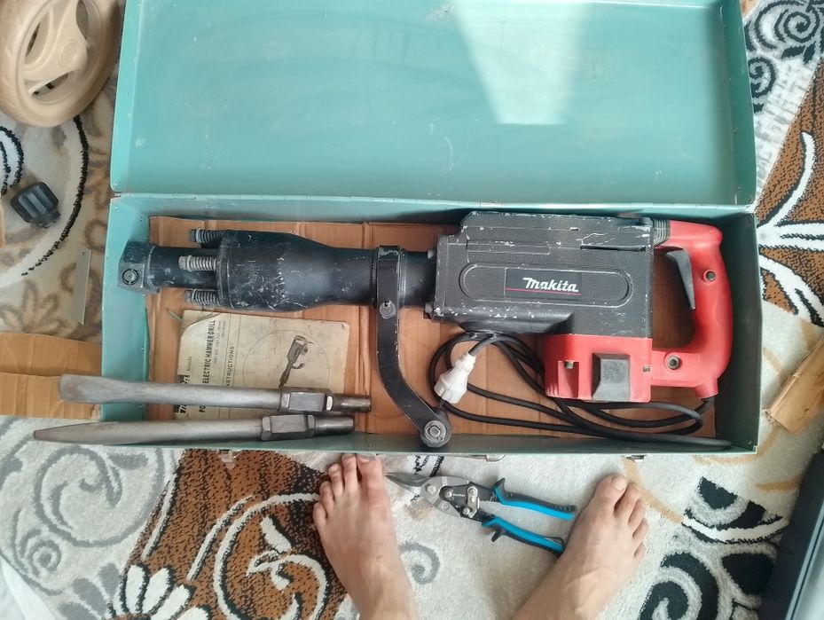 Аренда инструменты Адбойник.шрруповерт болгарка.перфараторы