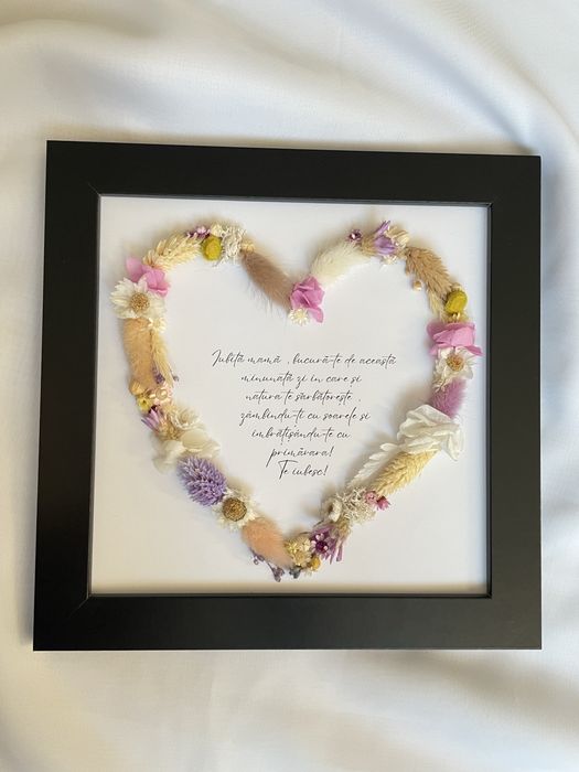 Tablou decorat cu flori stabilizate