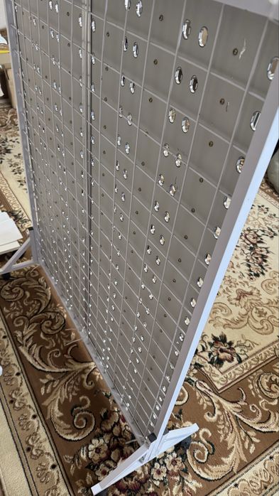 Продаю стойку, стеллаж для очков