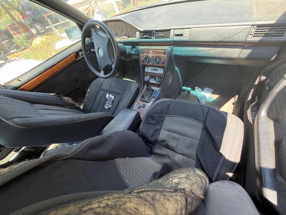 Mercedes Benz 124-ка (2.5d) на части