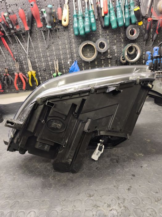 Десен завиващ ксенонов фар за Mercedes  ML W166