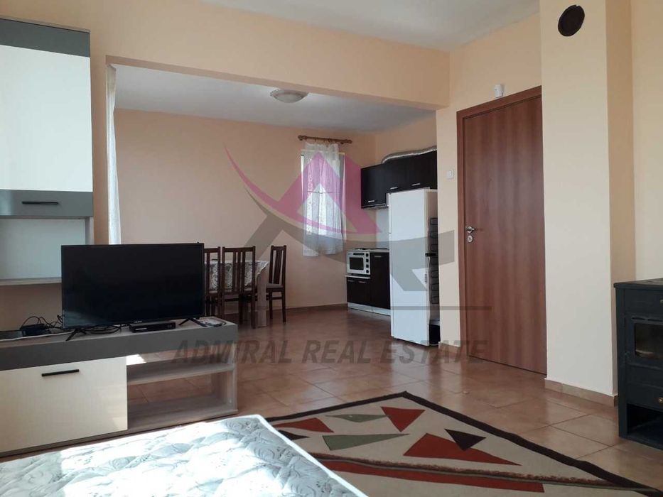 Просторен! Етаж от Къща-село Звездица