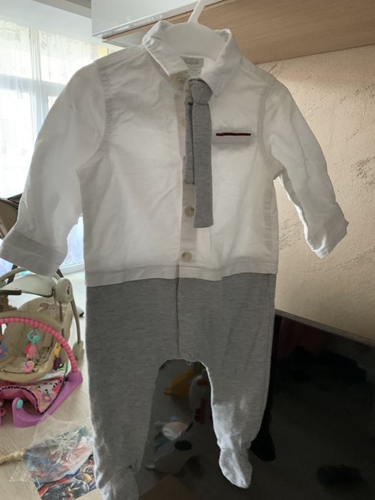 Официален ромпър/костюм за момче Mamas&Papas 6-9 месеца + подарък Zara