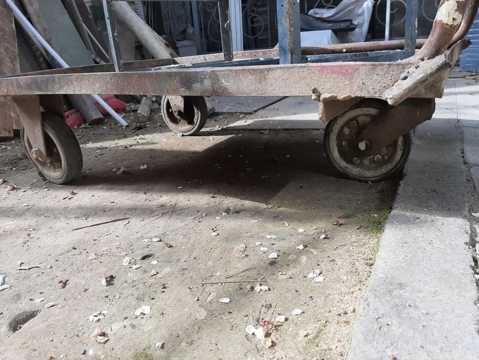 Арава сотилади зур юради