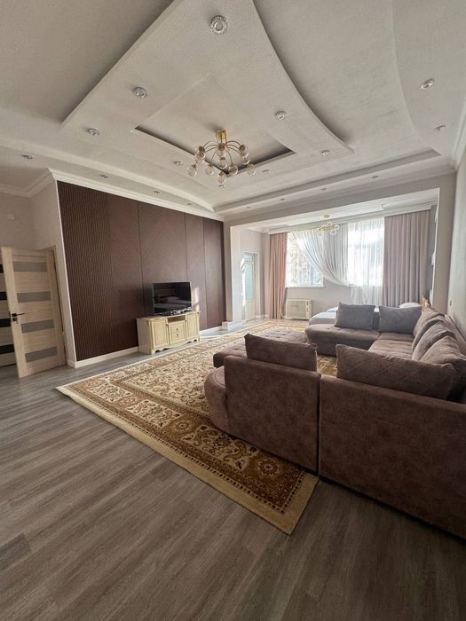 Hostel lux, Mehmonhona