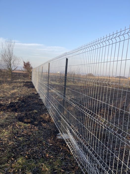 Imprejmuiri terenuri cu plasa bordurata