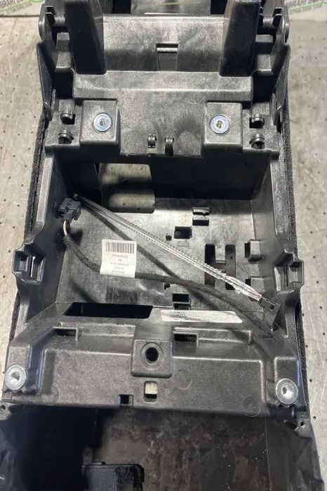 Consola centrala A 167 680 57 07 Mercedes-Benz GLE 2020