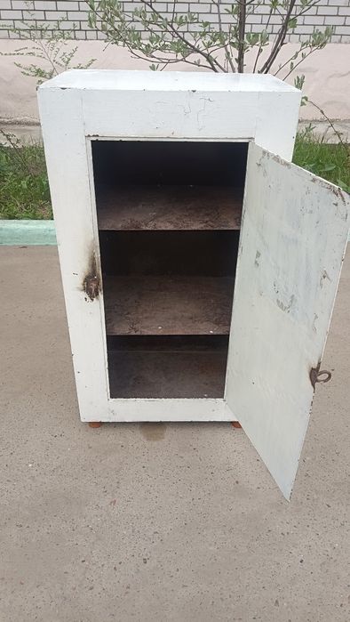 Сейф металлический за 27 000
