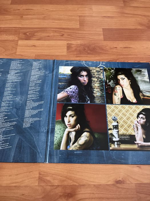Vand Album Back to black Deluxe de la Amy Winehouse