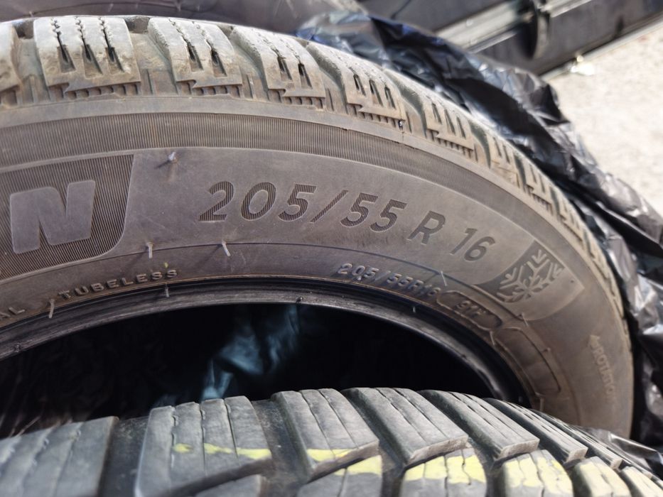Продавам 4 броя зимни гуми Michelin Alpine 6
