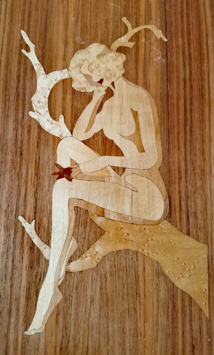 Антикварна дървена картина изработена с техниката интарзия -гола жена