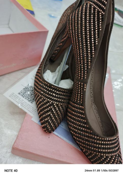 Продам туфли женские