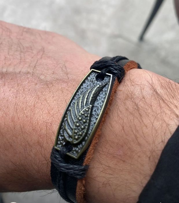 Кожаные браслеты