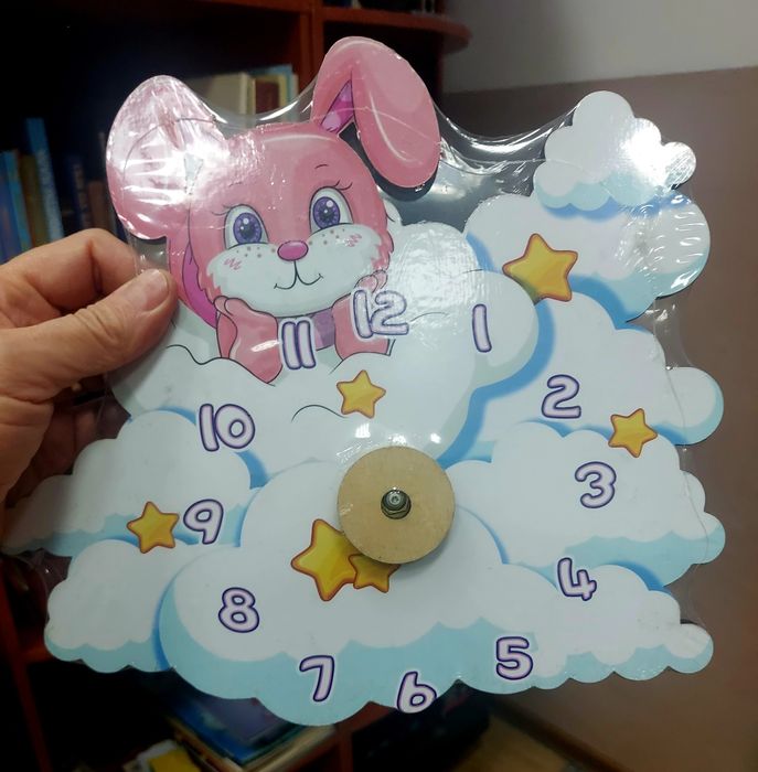 Часы "Зайчик на облаке"