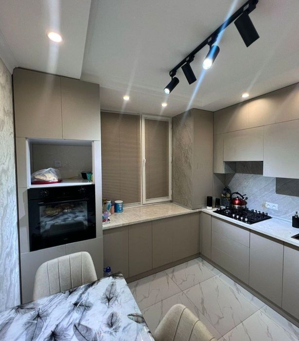 Продается квартира Юнусобод 6кв 4/1/16