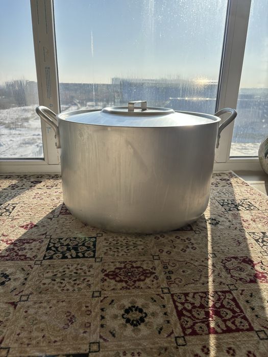 Кастрюля 40 литровый новый