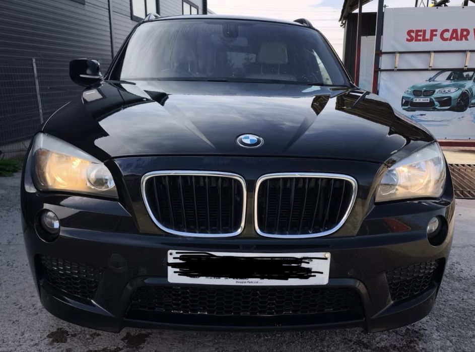 Dezmembrez BMW X1 E84 2.0d 18dX-Drive M Pack 2011  Manual piele recaro Jante 18 M volan M praguri ext oglinzi cu rabatare