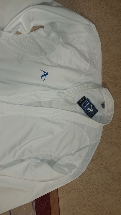 Продается новое Кимоно WKF APPROVED