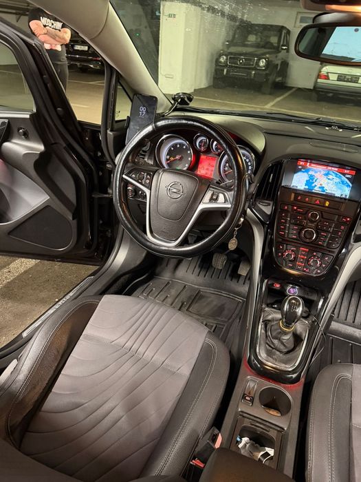 Opel Astra J Sports Tourer 2015