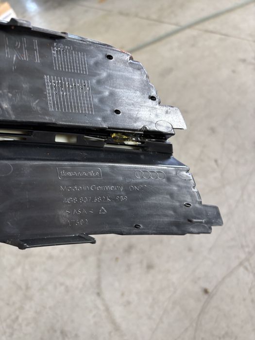 дясна решетка в бронята на audi A7 4G//4G8807682K