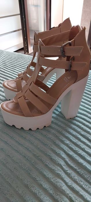 Летние босоножки