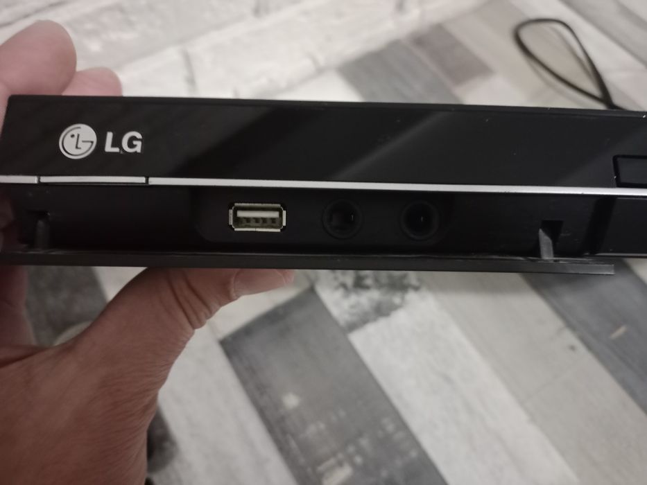 Продам караоке LG