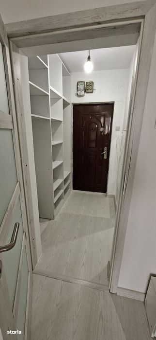 Garsonieră Craiovei , RENOVATĂ / parțial mobilată / utilată !