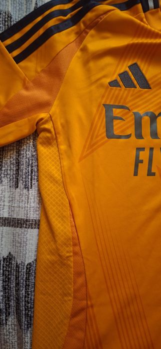 Tricou oficial adidas , fara nume