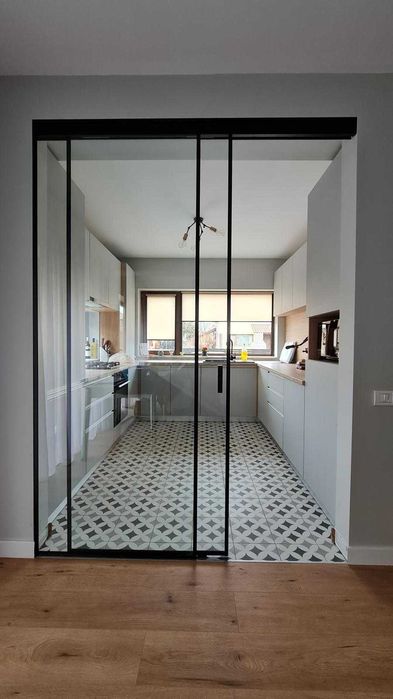 Usi din sticla securizata,  copartimentari