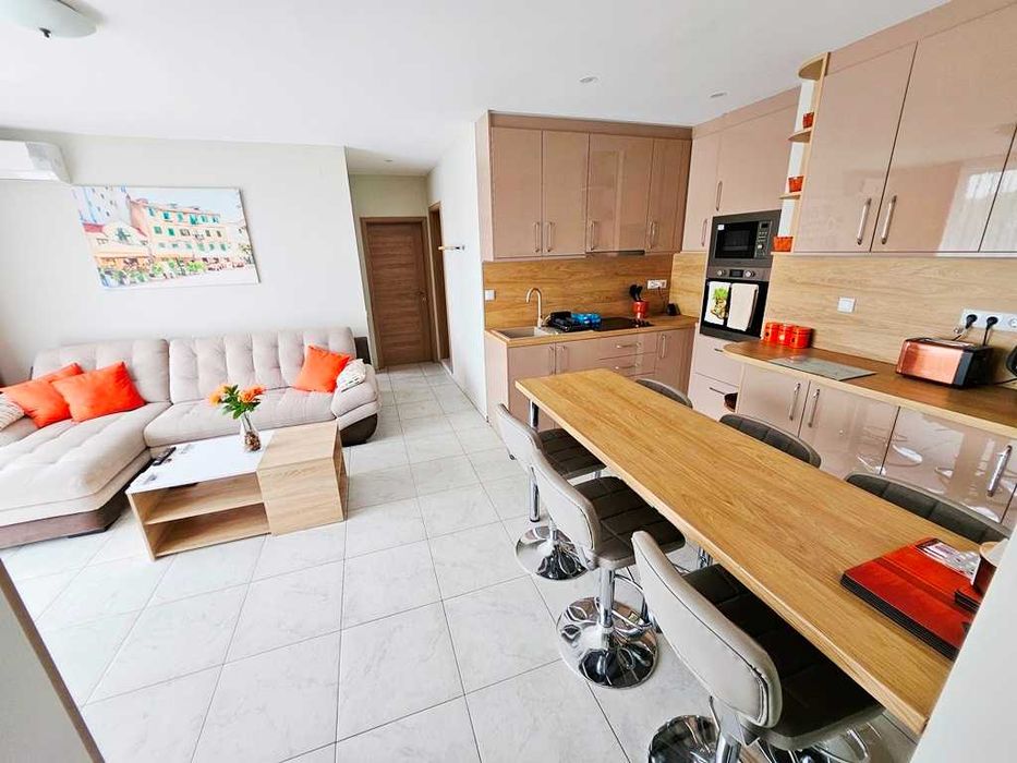 Продава се Четиристаен апартамент в к.к. Слънчев бряг - 133 кв.м за 1091 €/кв.м - Снимка #1