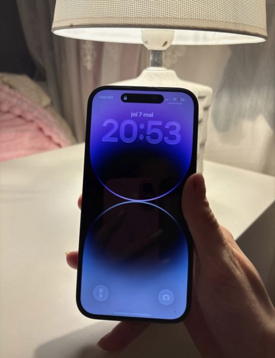 Iphone 14 pro 76% baterie