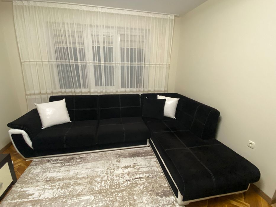 Ъглов диван с функция сън и две ракли за съхранение