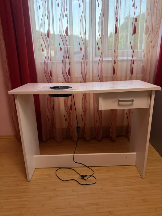 Masa pentru manichiura