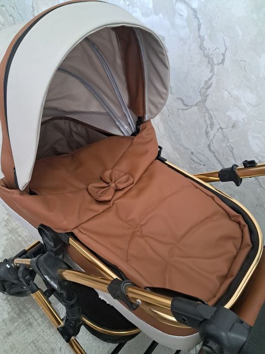 Срочно продам детскую коляску