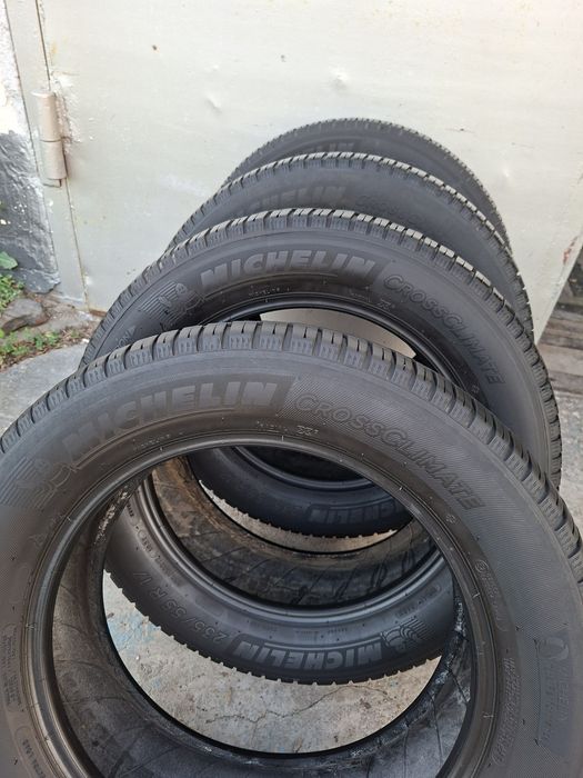 Продам шины. 235/55/17 мишелин