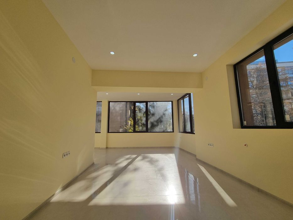 Дава се под наем Едностаен апартамент в Горна Оряховица - 50 кв.м за 306 € - Снимка #1