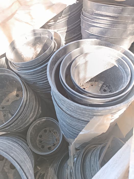 Продам горшки для цветов