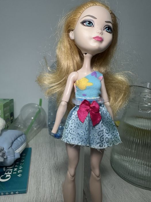 Кукла “Ever After High” Эппл Уайт