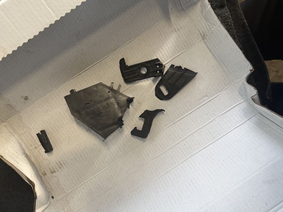 Комплект Фарове за NISSAN QASHQAI II J11 2014 - 2017 година Забележки