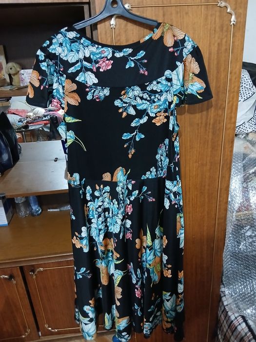 Продам 2 платья женские