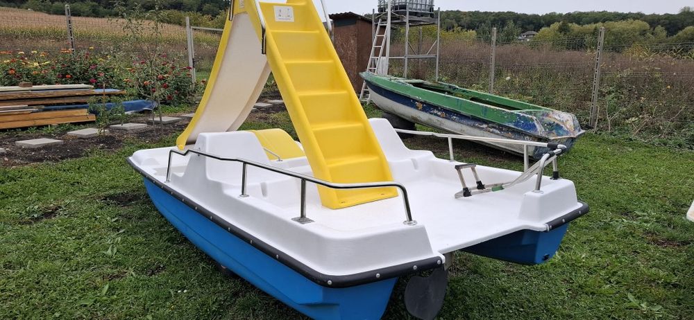 Hidrobiciclete MARTINI /  CAPRI 4 persoane