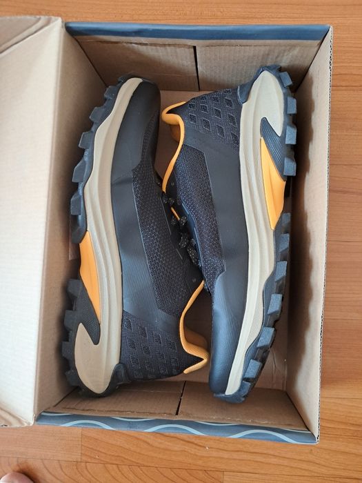 Продам новые кроссовки Mattini